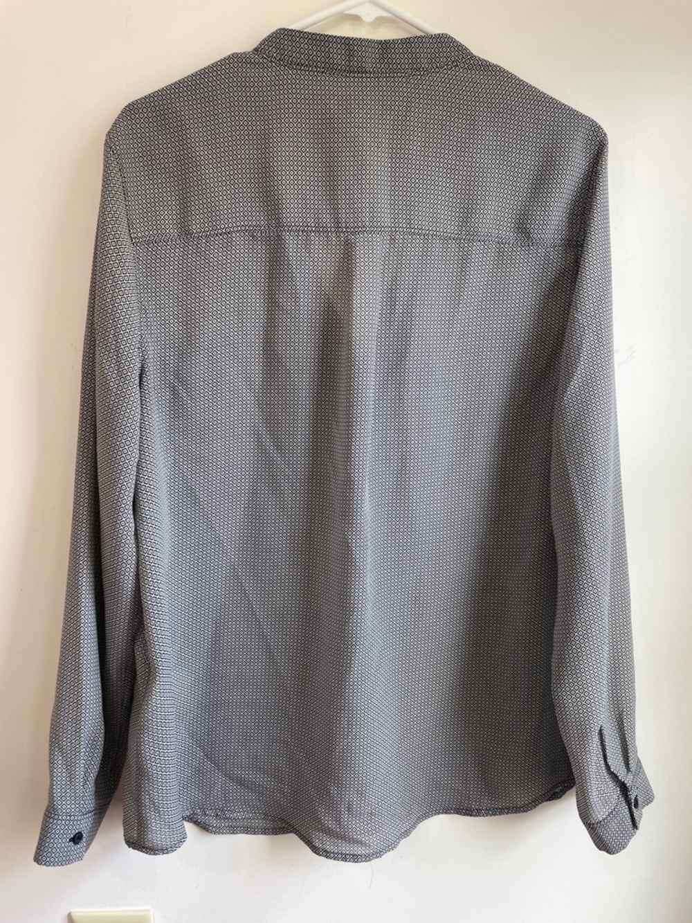 Banana Republic Factory Long Sleeve V-Neck Zipper Pocket Lightweight Blouse L - Picture 9 of 10